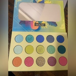 Eye shadow pallet